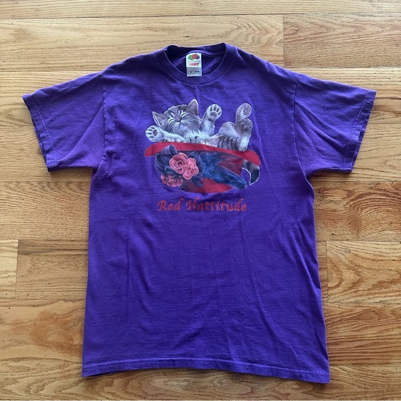 Fruit of the Loom Tops - Purple Cat Graphic T-Shirt Size Medium Unisex 
Red Hattitude